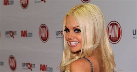 best looking pornstars|Call ‘Em the Dirty Dozen: The 12 Most Popular Stars in Adult。